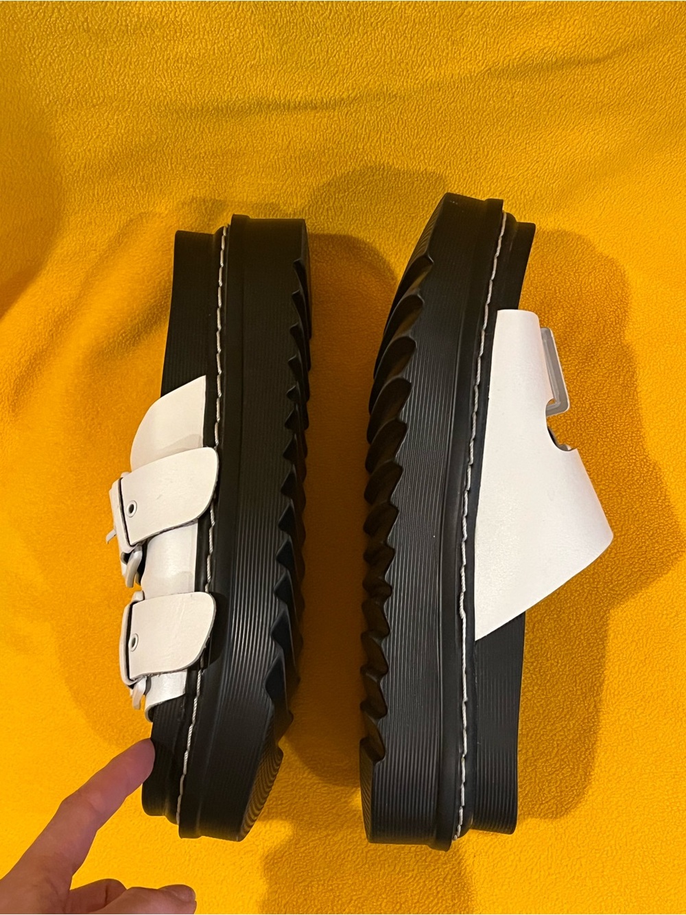 Steve Madden platform slide sandals chunky sole, buckle straps. White, black 8.5 - Picture 10 of 13